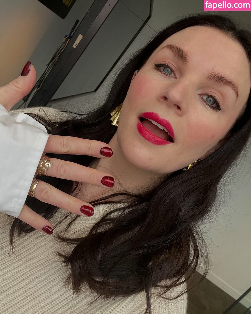 Aisling Bea Baby Aisling Weemissbea Nude Leaked Onlyfans Photo