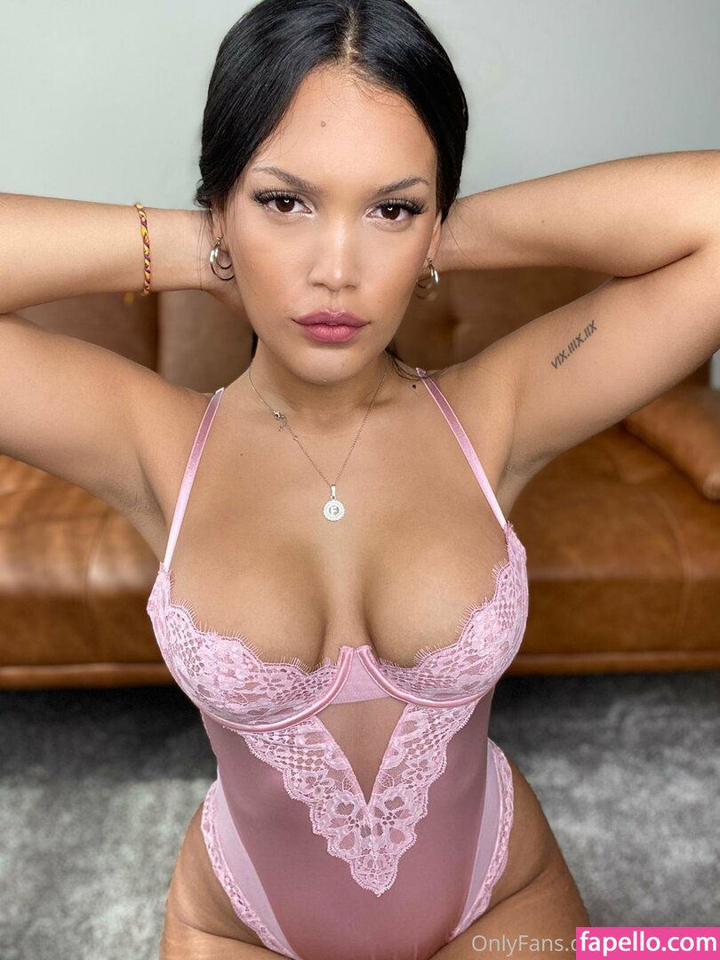 Alinabelle Alinaxbelle Alinabllx Nude Leaked Onlyfans Photo