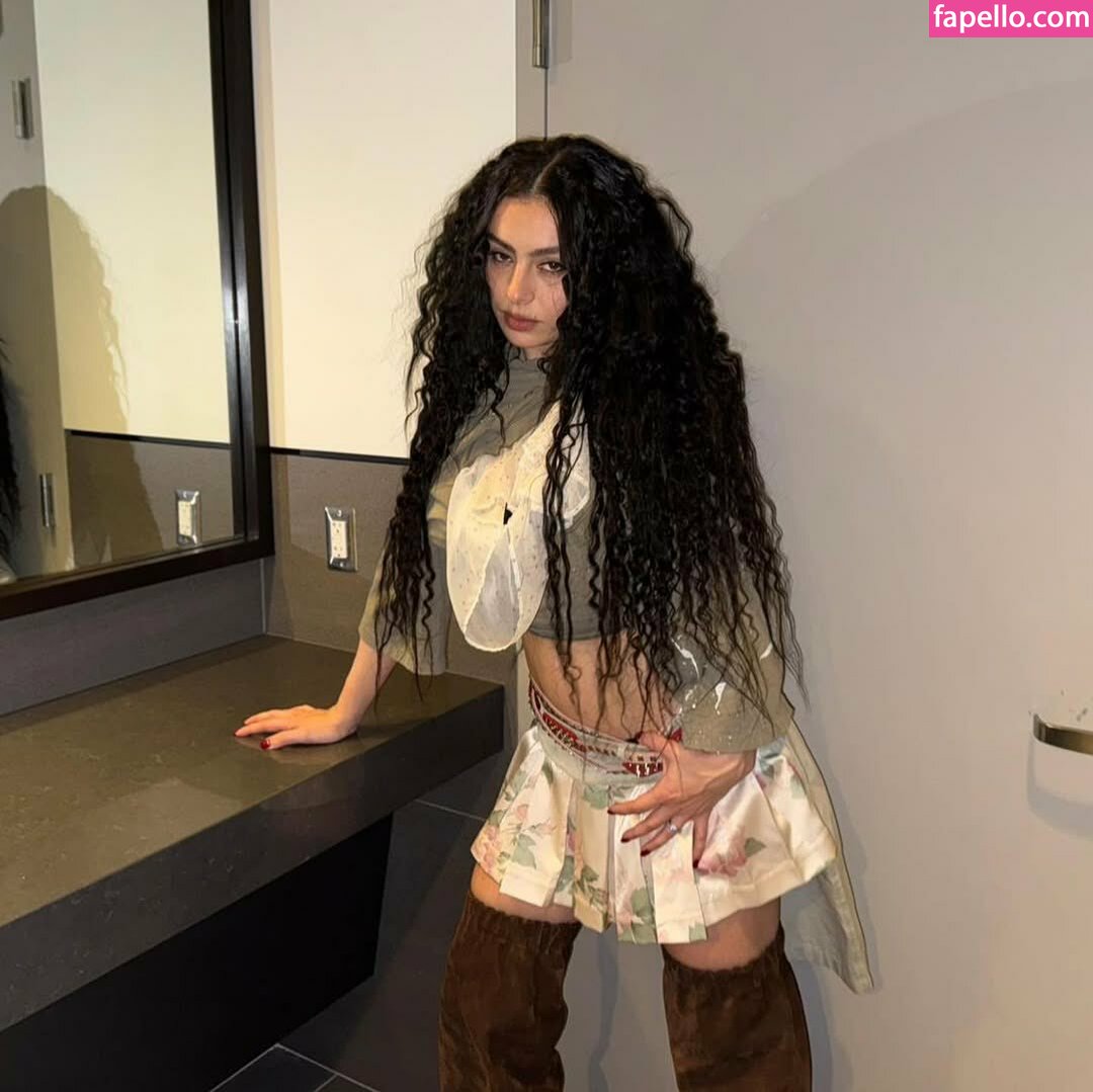 Charli Xcx Charli Xcx Charlignarly Nude Leaked Onlyfans Photo