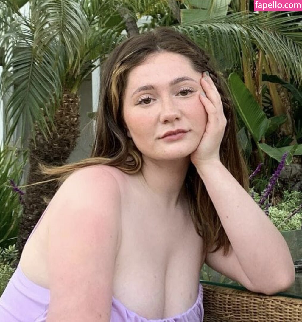 Emma Kenney Emmarosekenney Emmakenney Nude Leaked Onlyfans Photo