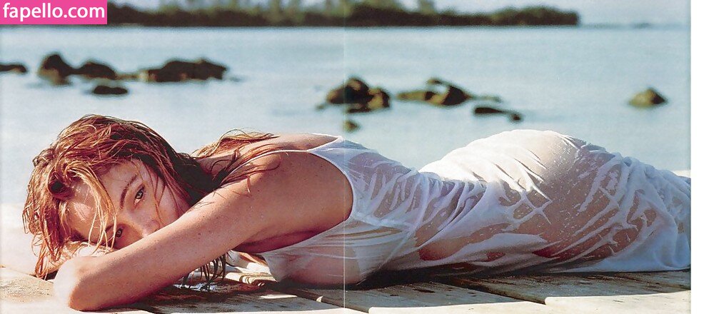 Сексуальная Эммануэль Беар и другие голые знаменитости на фото - это хорошее зрелище которое стоит посмотреть