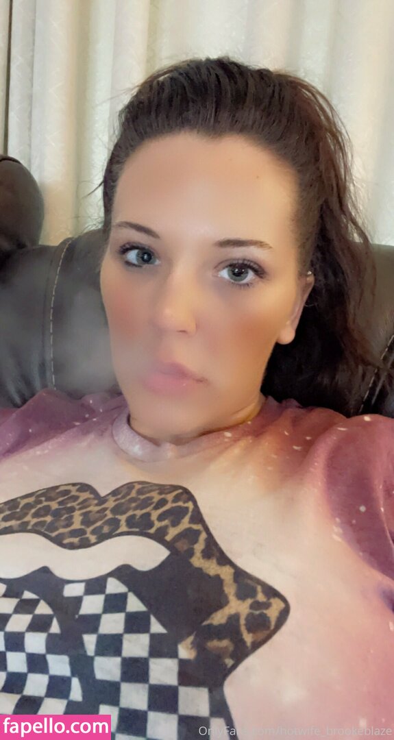 Brooke Blaze Hotwife Brooke Blaze Official Hotwife Brookeblaze Nude Leaked Onlyfans Photo