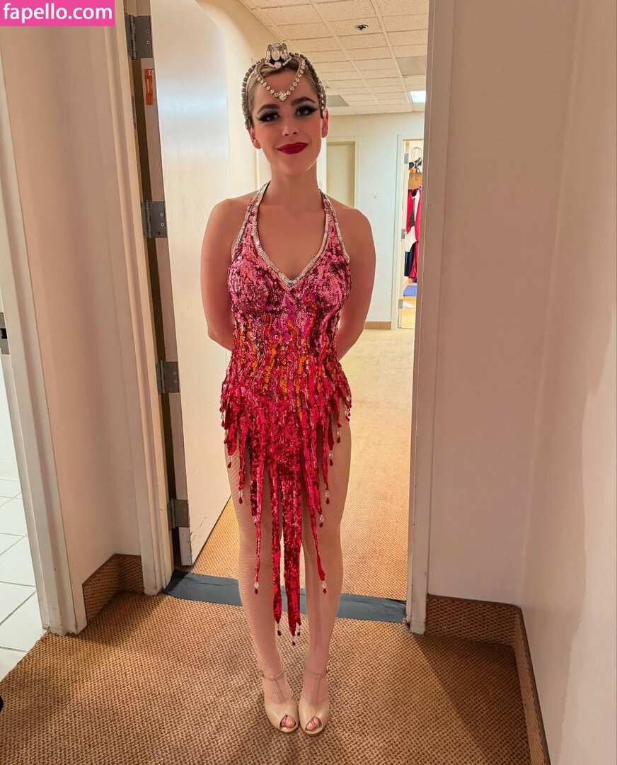 Adventuressabrina Kiernan Shipka Kiernanshipka Nude Leaked Onlyfans