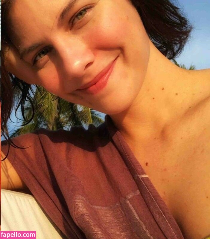 Lauren Cohan Laurencohan Lcohanupdates Nude Leaked Photo Fapello