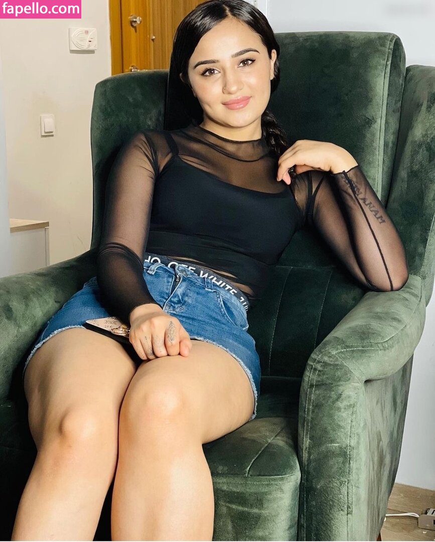 Melek Azad Melek Azd Nude Leaks Onlyfans Thefap