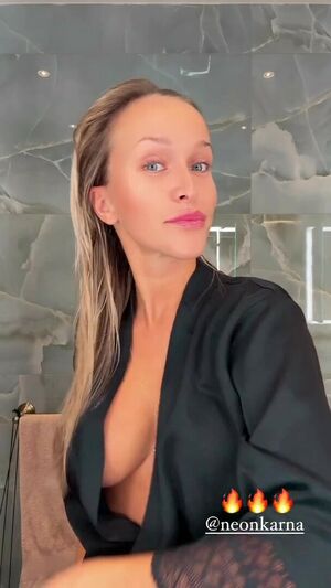 Nela Slovakova Nelaslovakova Nude Leaks Fapello