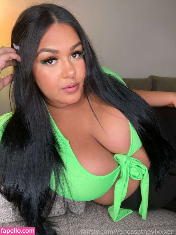 Chubby Vee Vanessathevixxxen Aintnowifeyxo Nude Leaked OnlyFans