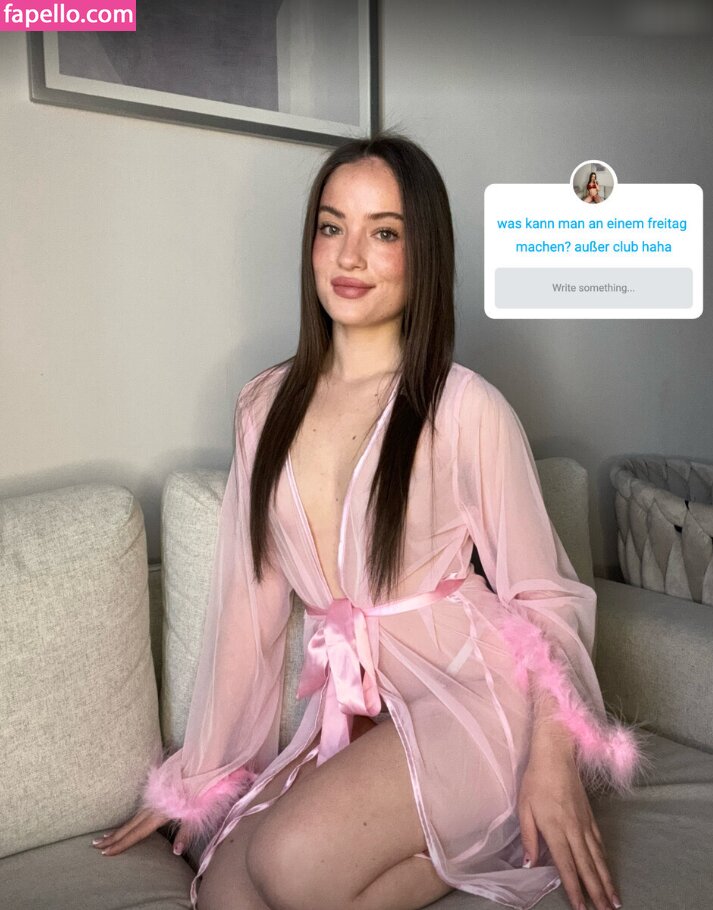 Vivi Neumann Vivienneumann Nude Leaked Onlyfans Photo Fapello