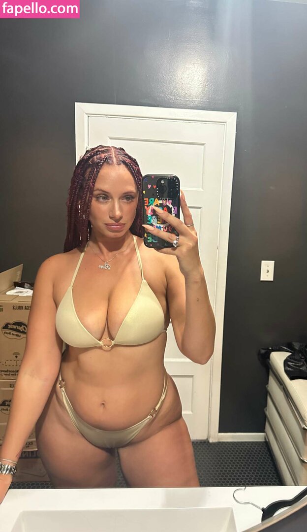 Yesjulz Nude Leaked Onlyfans Photo Fapello