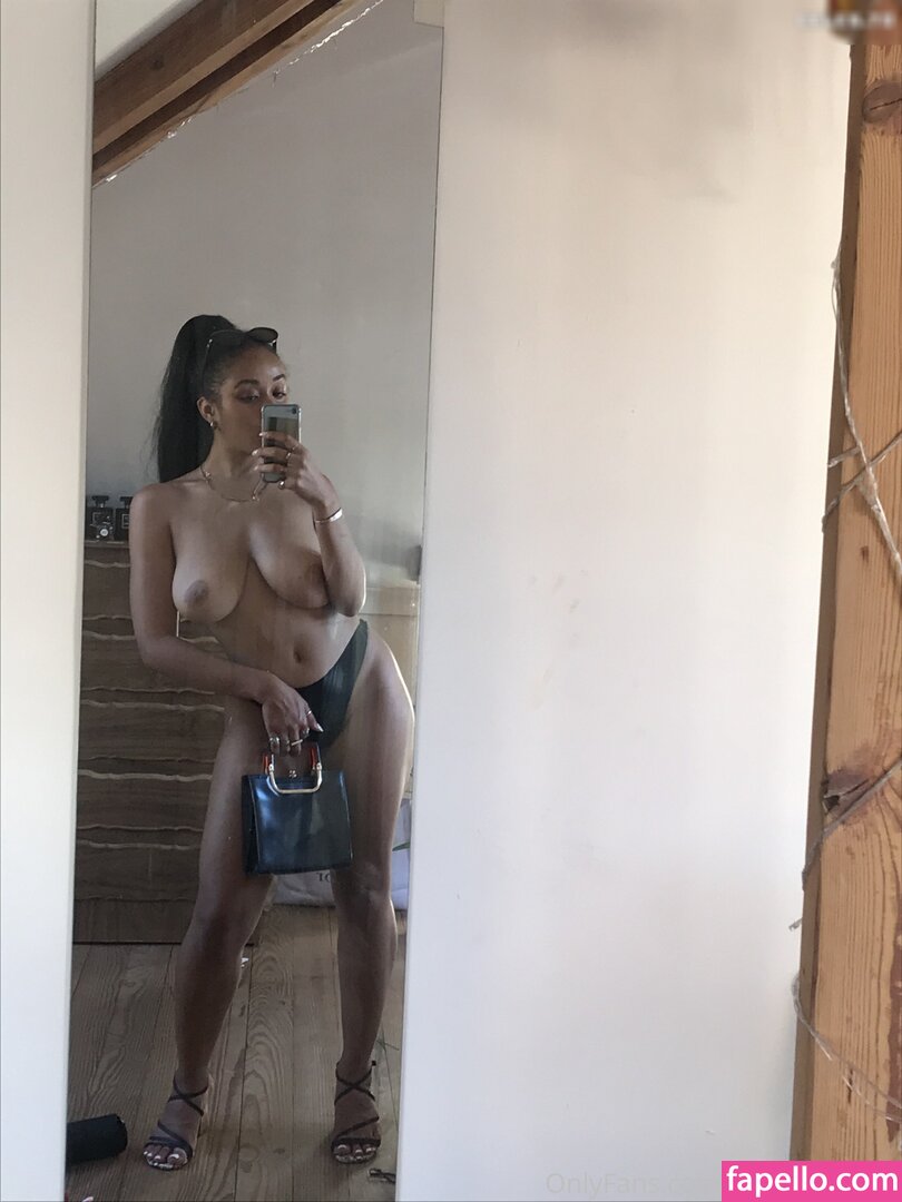 Meleessa Yourafrobitch Melissabarreram Nude Leaked Onlyfans Photo