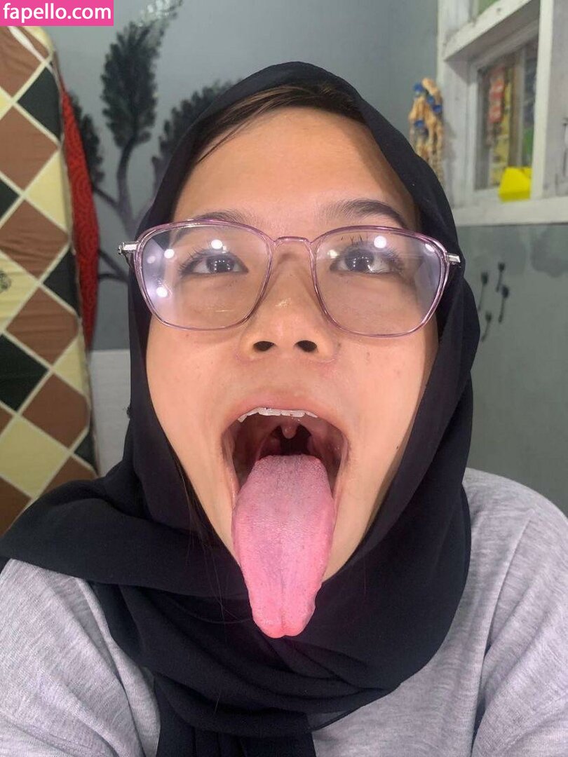 Ahegao long tongue
