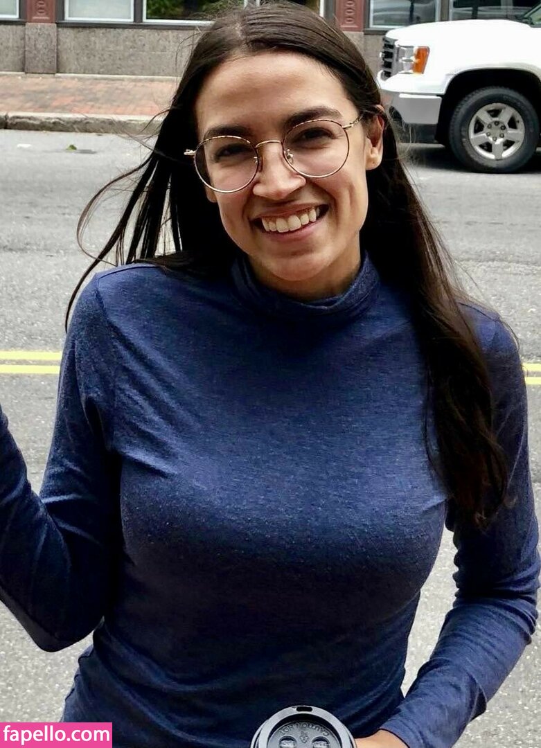 AOC / Alexandria Ocasio-Cortez Nude Leaked Photo #97 - Fapello