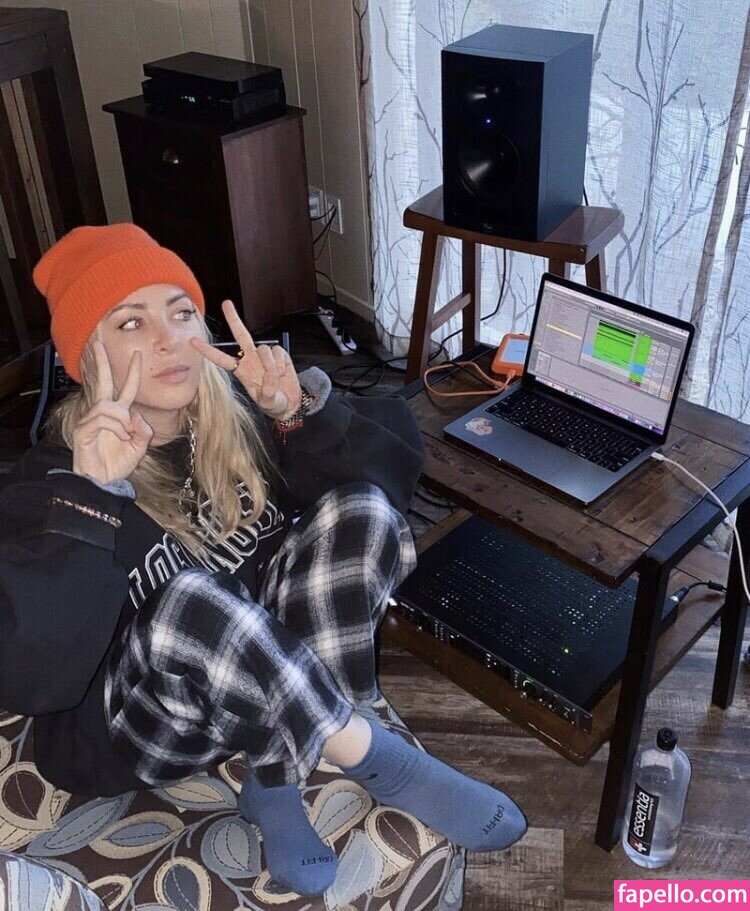 Alison Wonderland leaked nude photo #0009 (Alison Wonderland / alisonwonderland / allywonder)