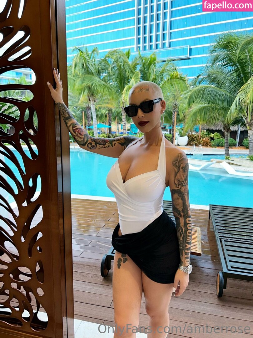 https://fapello.com/content/a/m/amber-rose-1/1000/amber-rose-1_0056.jpg