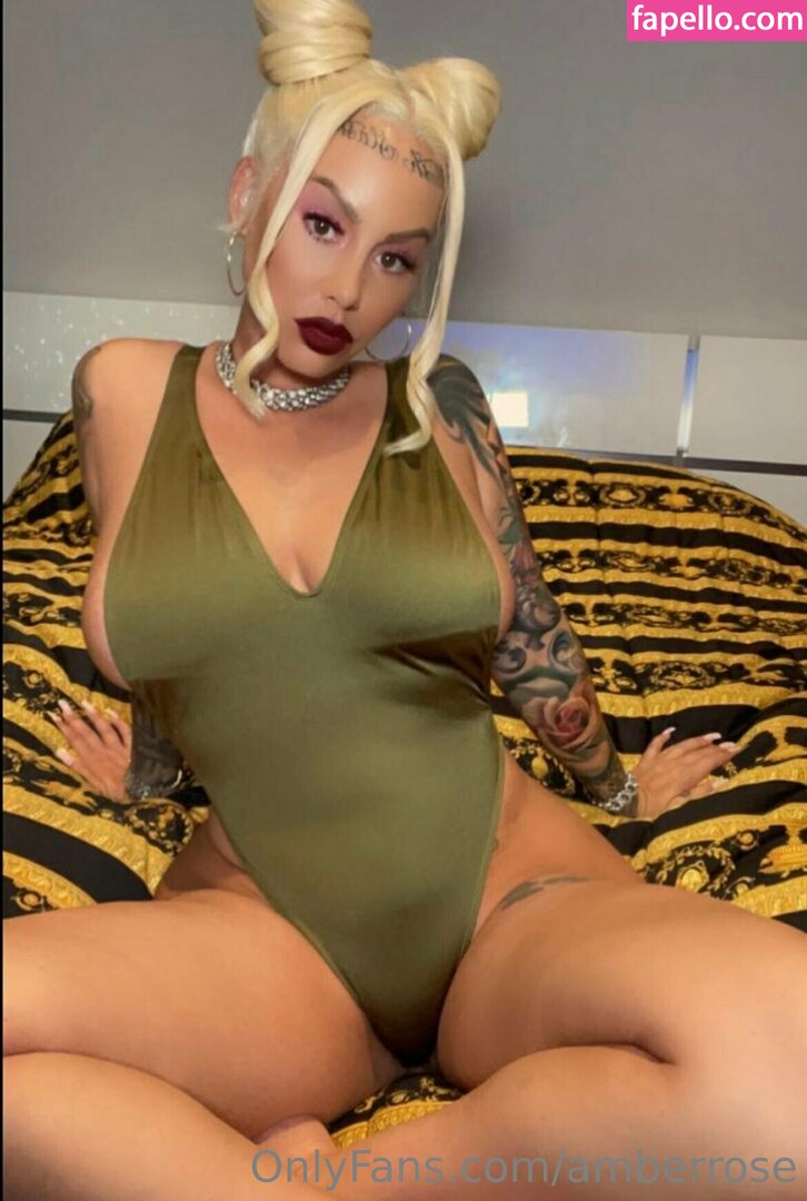 https://fapello.com/content/a/m/amber-rose-1/1000/amber-rose-1_0067.jpg