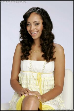 Amber Stevens West nude #0002