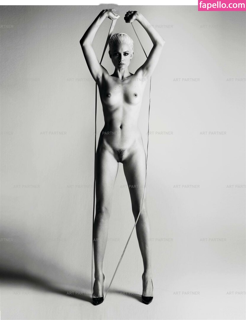 Amber Valletta leaked nude photo #0001 (Amber Valletta / ambervalletta)