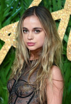 Amelia Windsor nude #0002