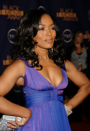 Angela Bassett nude #0017