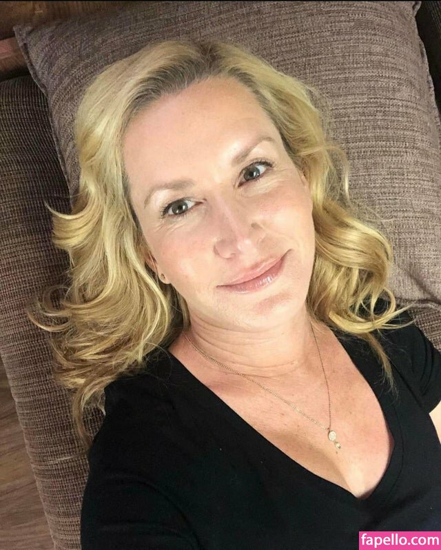 Angela Kinsey leaked nude photo #0001 (Angela Kinsey / angelakinsey / kinsey)