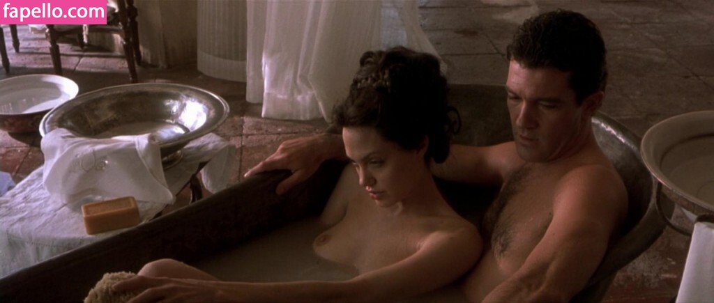 Angelina Jolie leaked nude photo #0058 (Angelina Jolie / angelinajolie)