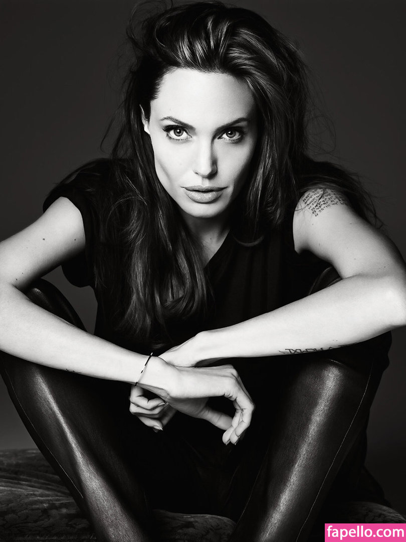 Angelina Jolie leaked nude photo #0108 (Angelina Jolie / angelinajolie)