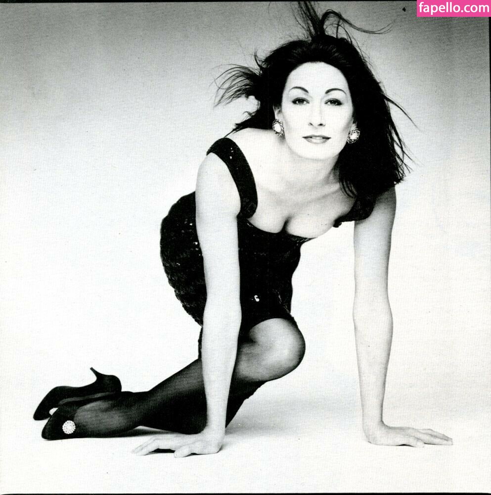 Anjelica Huston leaked nude photo #0017 (Anjelica Huston / anjelicashuston)