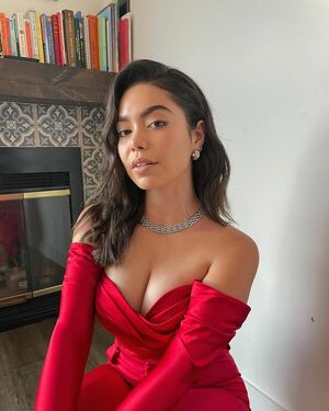 Aulii Cravalho nude #0010