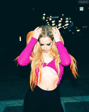 Avril Lavigne #957