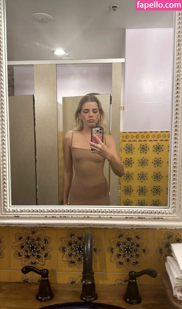 Becca Means Bbnoboobs Beccameans Nude Leaked Onlyfans Photo