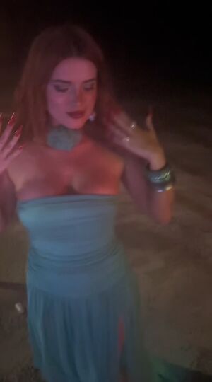 Bella Thorne nude #1034