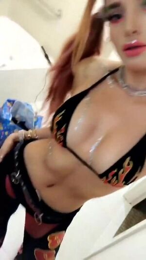 Bella Thorne nude #1080