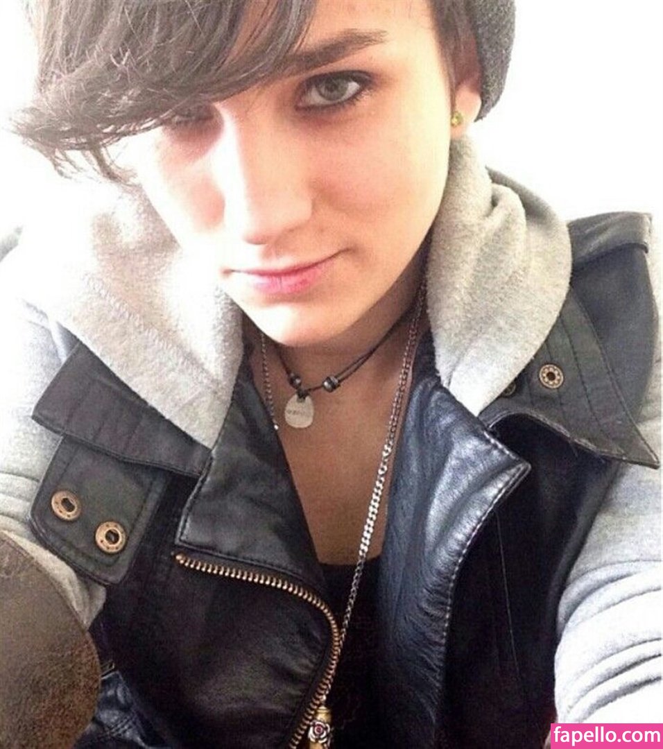 Bex Taylor-Klaus leaked nude photo #0014 (Bex Taylor-Klaus / bex_tk)