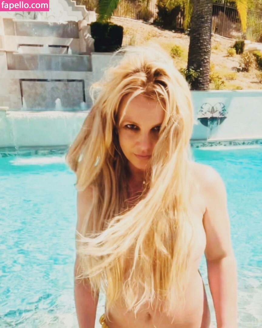 https://fapello.com/content/b/r/britney-spears/2000/britney-spears_1027.jpg