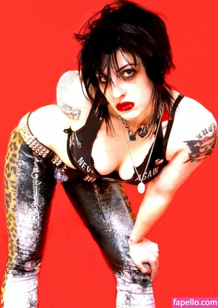 Brody dalle naked