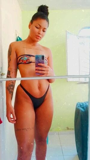 Carla Dias nude #0004
