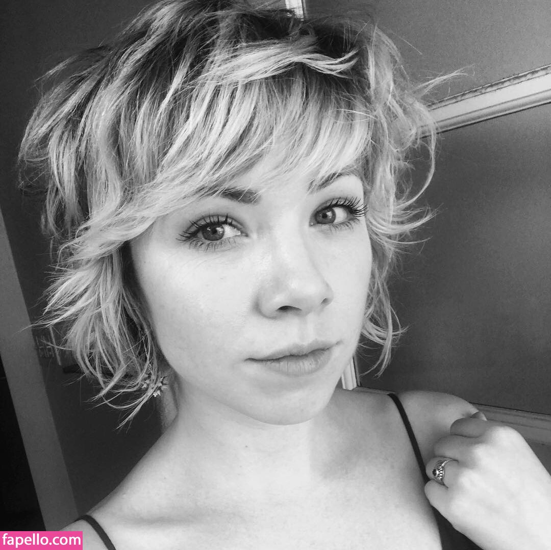 Carly Rae Jepsen leaked nude photo #0002 (Carly Rae Jepsen / carlyraejepsen)