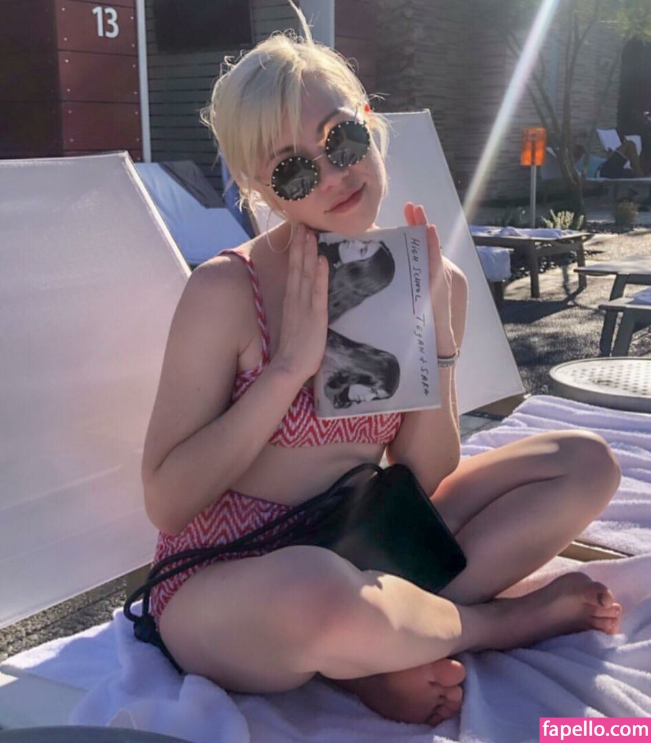 Carly Rae Jepsen leaked nude photo #0016 (Carly Rae Jepsen / carlyraejepsen)