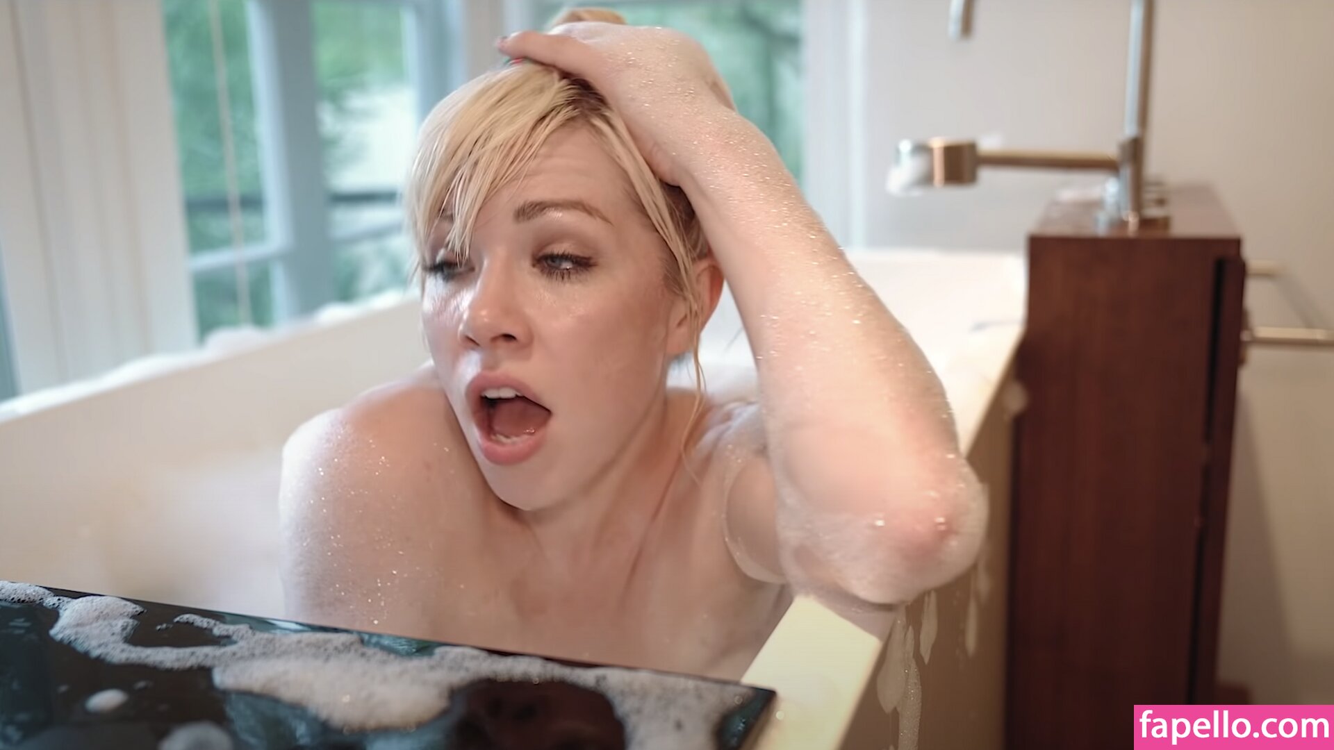 Carly Rae Jepsen leaked nude photo #0031 (Carly Rae Jepsen / carlyraejepsen)