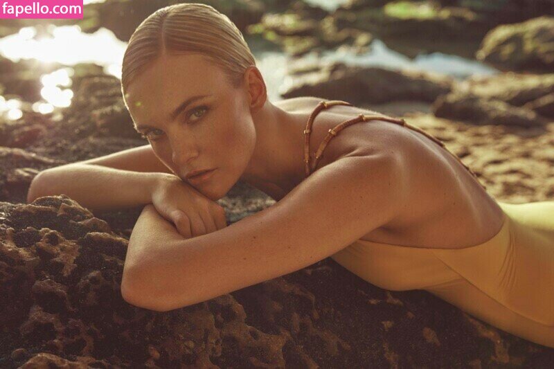 Caroline Trentini leaked nude photo #0011 (Caroline Trentini / carolinetrentini)