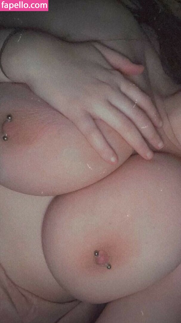 Chloe Whitham / chloeandmegan / chloewhithamxox Nude Leaked OnlyFans Photo #24