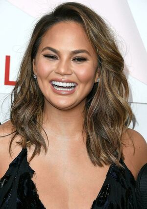 Chrissy Teigen nude #0211