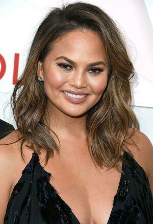 Chrissy Teigen nude #0213