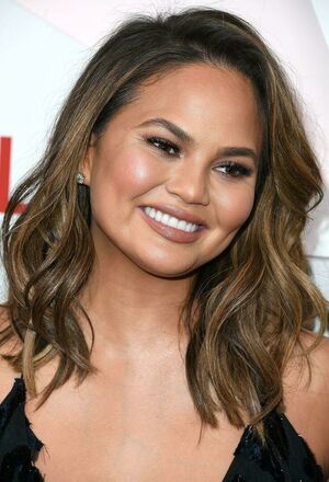 Chrissy Teigen nude #0215