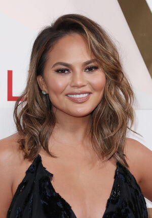 Chrissy Teigen nude #0229