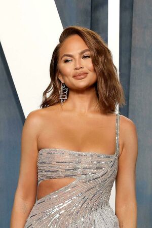 Chrissy Teigen nude #0307