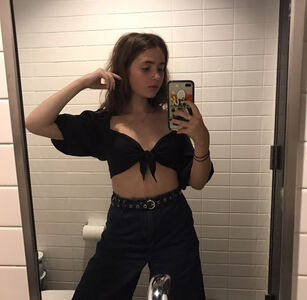 Clairo nude #0016