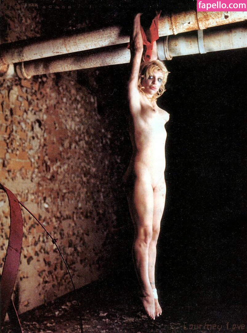 Courtney Love Nude Pics