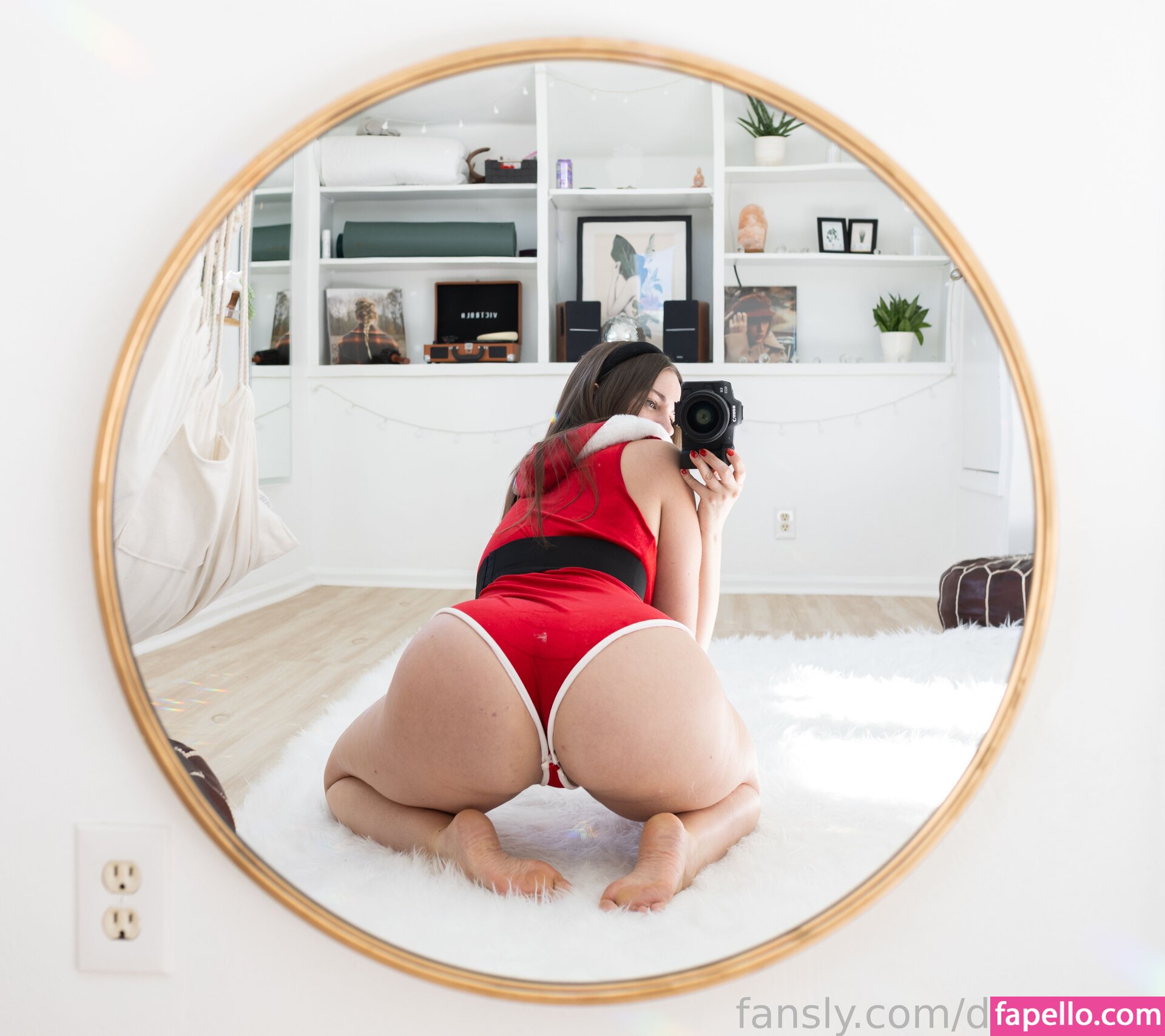 https://fapello.com/content/d/i/dianakills-4/1000/dianakills-4_0885.jpg