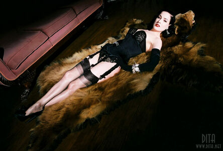 Dita Von Teese nude #0148